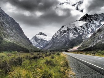 Driving down to Milford Sound